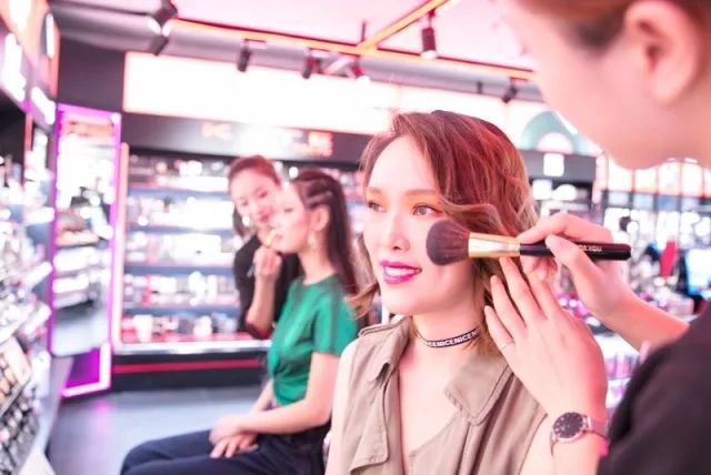 化個(gè)妝,就能在網(wǎng)易云音樂出道了! 化個(gè)妝,就能在網(wǎng)易云音樂出道了!