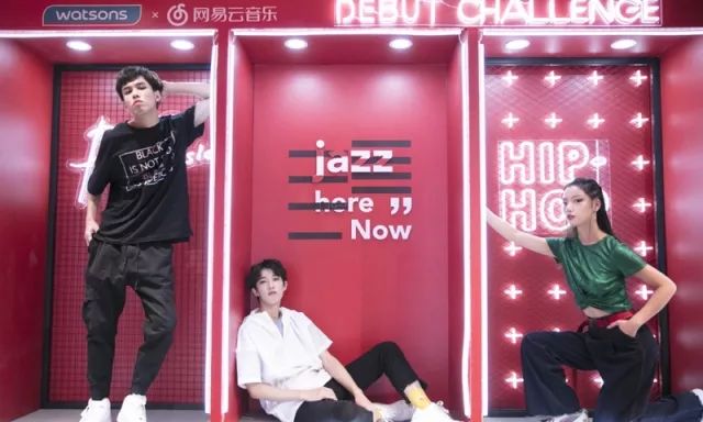 化個(gè)妝,就能在網(wǎng)易云音樂出道了! 化個(gè)妝,就能在網(wǎng)易云音樂出道了!