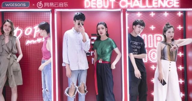化個(gè)妝,就能在網(wǎng)易云音樂出道了! 化個(gè)妝,就能在網(wǎng)易云音樂出道了!