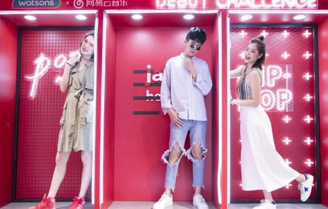 化個(gè)妝,就能在網(wǎng)易云音樂出道了! 化個(gè)妝,就能在網(wǎng)易云音樂出道了!