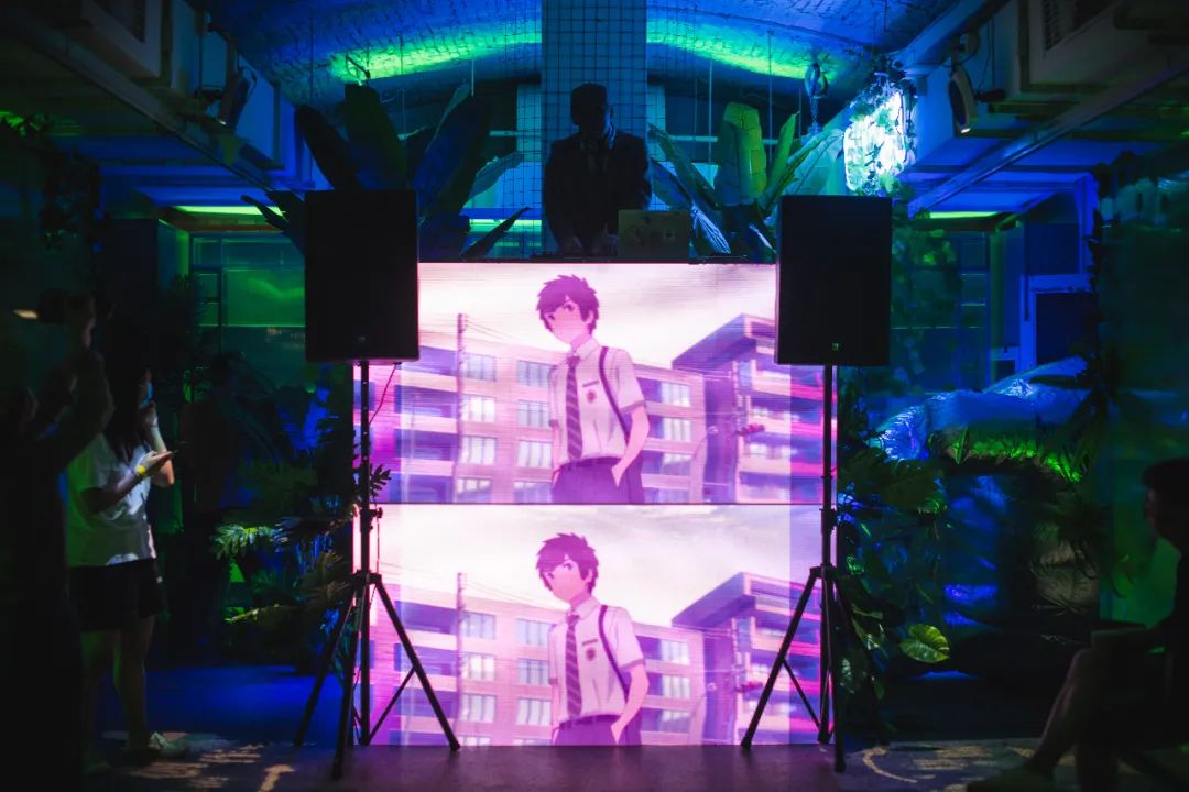 這波操作把夏天搞大了! 這波操作把夏天搞大了!