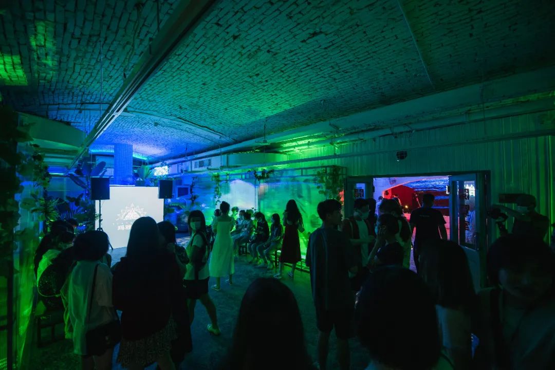 這波操作把夏天搞大了! 這波操作把夏天搞大了!