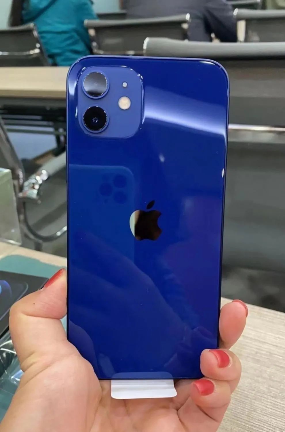 iPhone12藍(lán)色，翻車了？