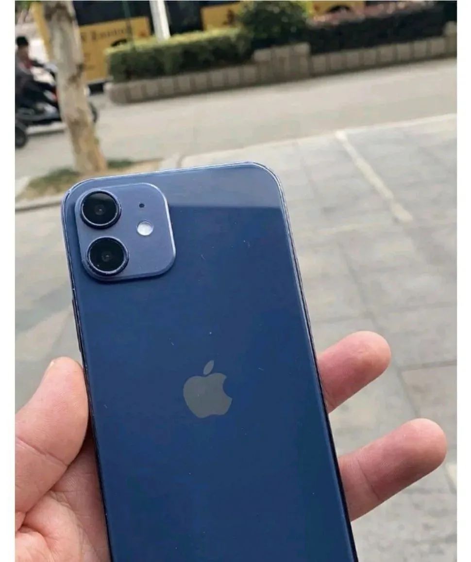 iPhone12藍(lán)色，翻車了？