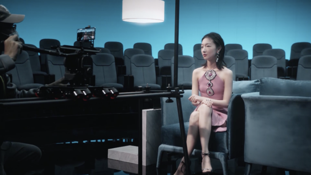 第一眼我以為是美妝發布會…… 第一眼我以為是美妝發布會……