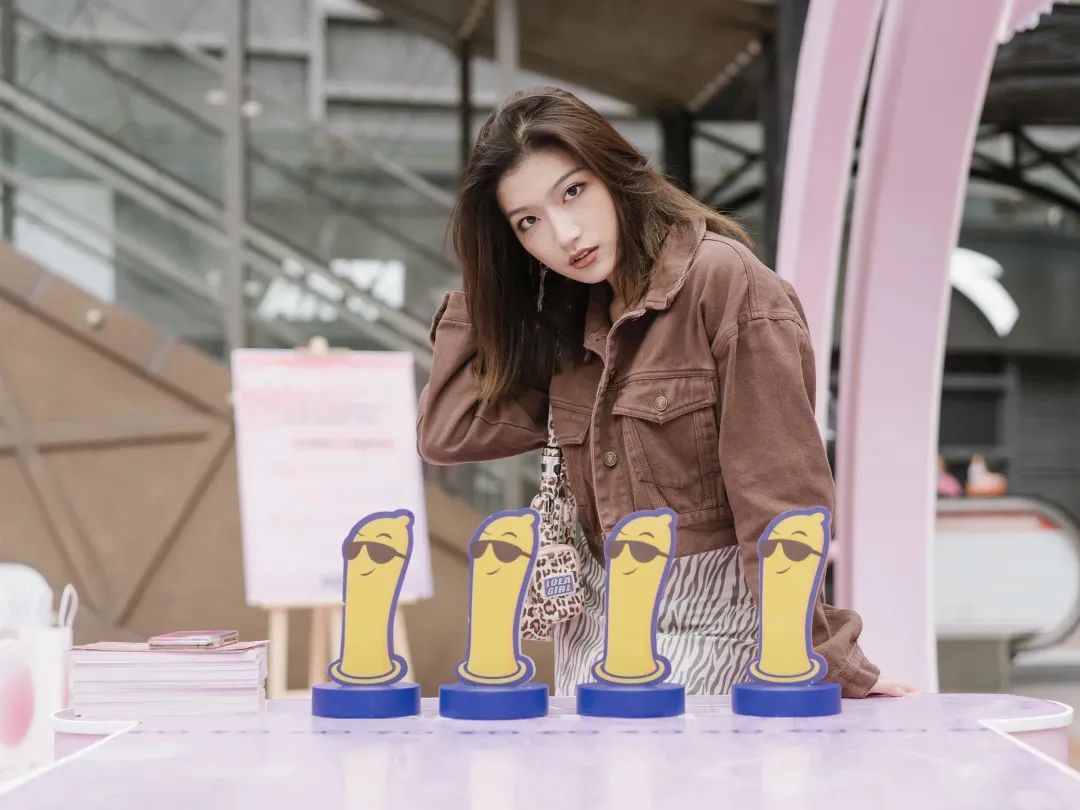 這么多設計師都在玩套套？