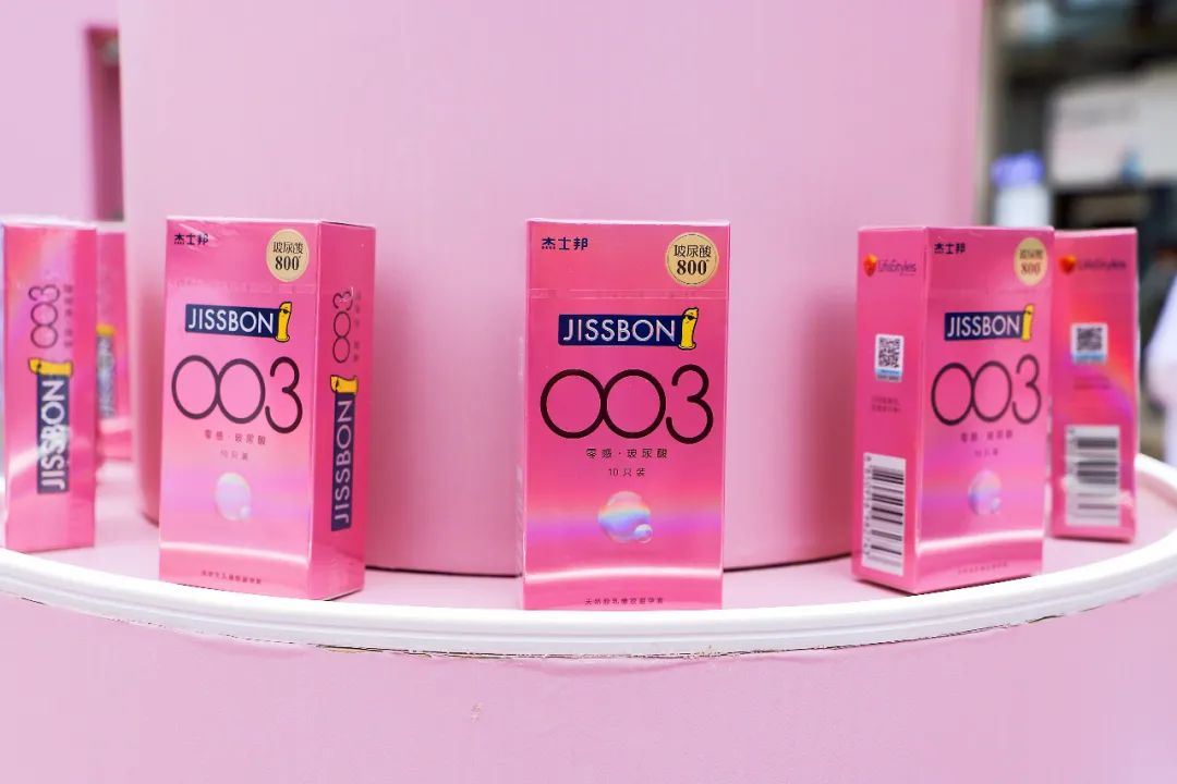 這么多設計師都在玩套套？